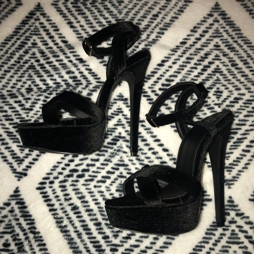 Black velvet heels!